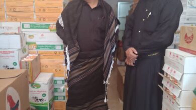 مدير عام مكتب الصناعة بمحافظة شبوة، ينفذ جولة ميدانية لمراقبة أسعار السلع الغذائية وأسعار الأسماك بمديرية ميفعة 2 IMG 20251108 WA0026