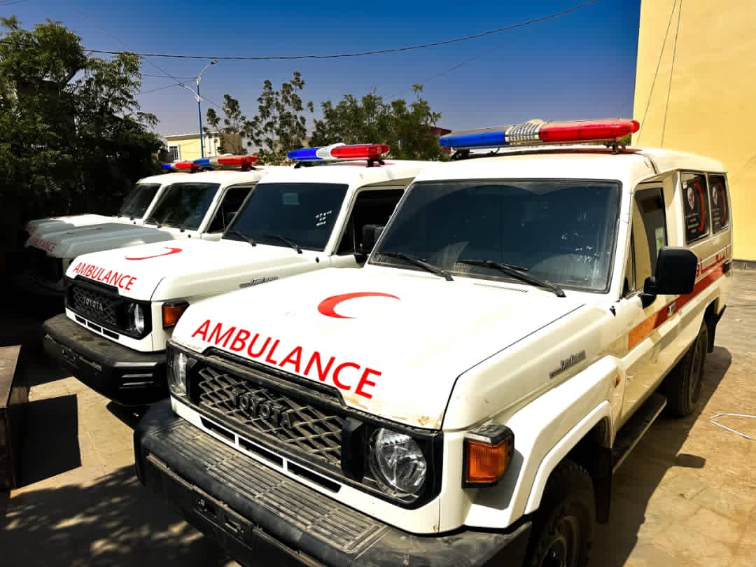 وصول قوافل تجهيزات طبية إماراتية لمستشفيات شبوة 1 IMG 20251108 WA0035