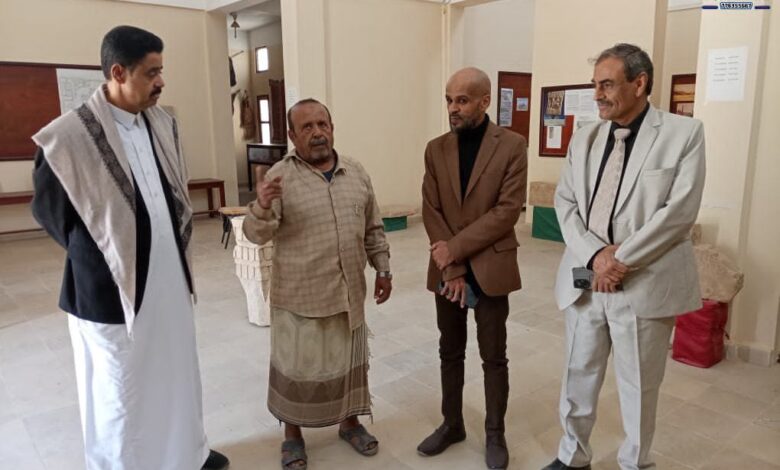 مدير عام مكتب وزارة الخارجية بشبوة والأمين العام للمجلس المحلي بالمحافظة يزوران متحف شبوة الذي يمثل تجسيدًا حيًا لعظمة الإنسان الشبواني 1 IMG 20251110 WA0050