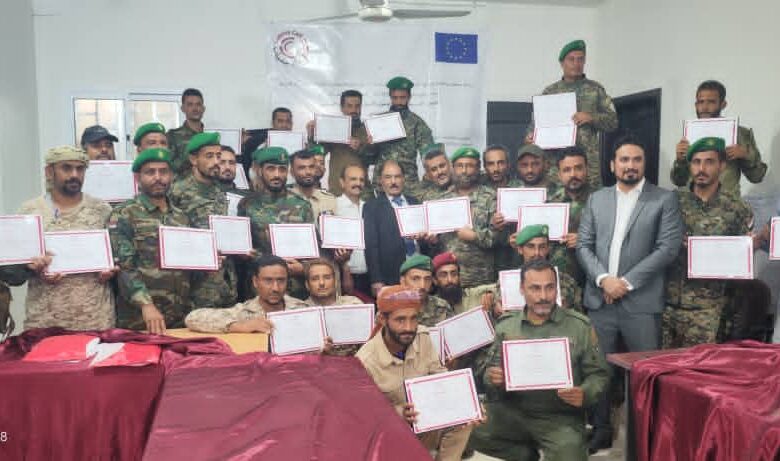 بحضور محافظ الضالع.. اختتام الدورة التدريبية الخاصة في المعايير الإنسانية الدولية 1 IMG 20251113 WA0093