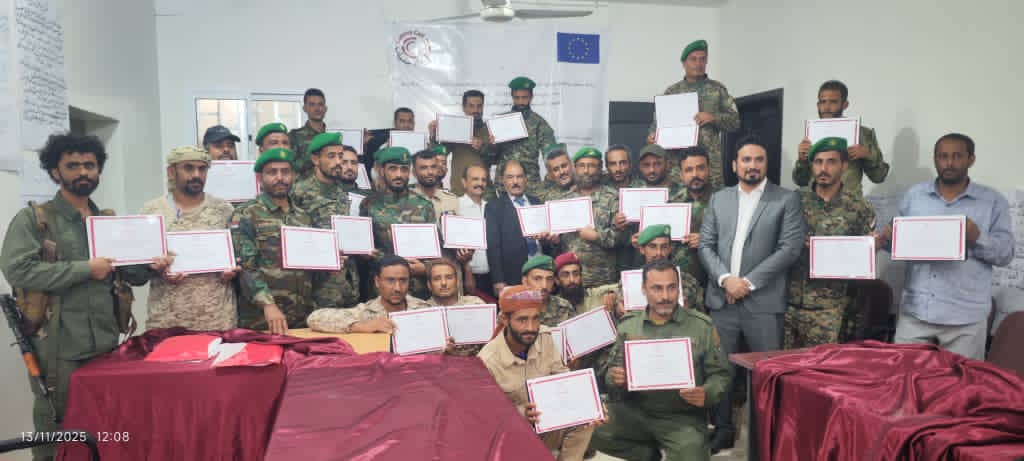 بحضور محافظ الضالع.. اختتام الدورة التدريبية الخاصة في المعايير الإنسانية الدولية 1 IMG 20251113 WA0093