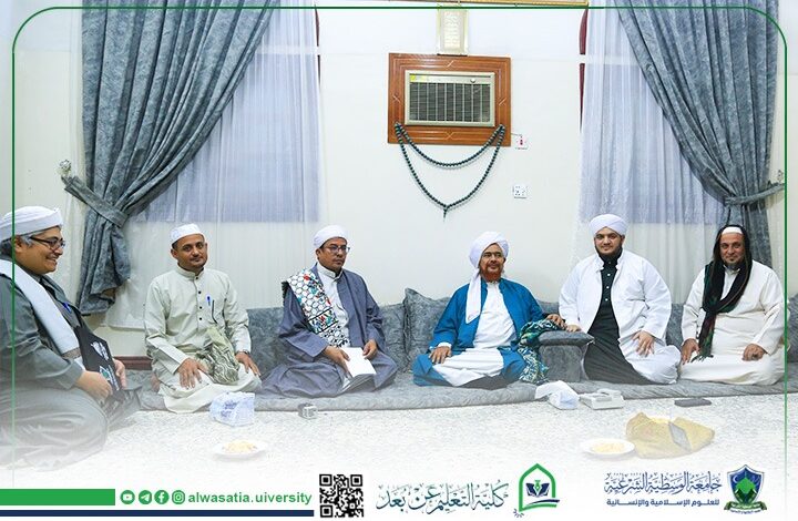 توقيع اتفاقية تعاون أكاديمي بين كلية التعليم عن بُعد بجامعة الوسطية الشرعية ودار المصطفى للدراسات الإسلامية بتريم 1 IMG 20251119 WA0028