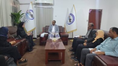 وزير الشؤون الاجتماعية والعمل يبحث مع مسؤولة الحماية بالمفوضية السامية للاجئين تعزيز حماية الأطفال وتنفيذ الخطة الوطنية 2 IMG 20251120 WA0016