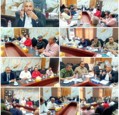 نائب محافظ عدن يترأس اجتماعا لمناقشة معالجة مشاكل الصرف الصحي بمديرية خور مكسر 1 IMG 20251124 WA0017