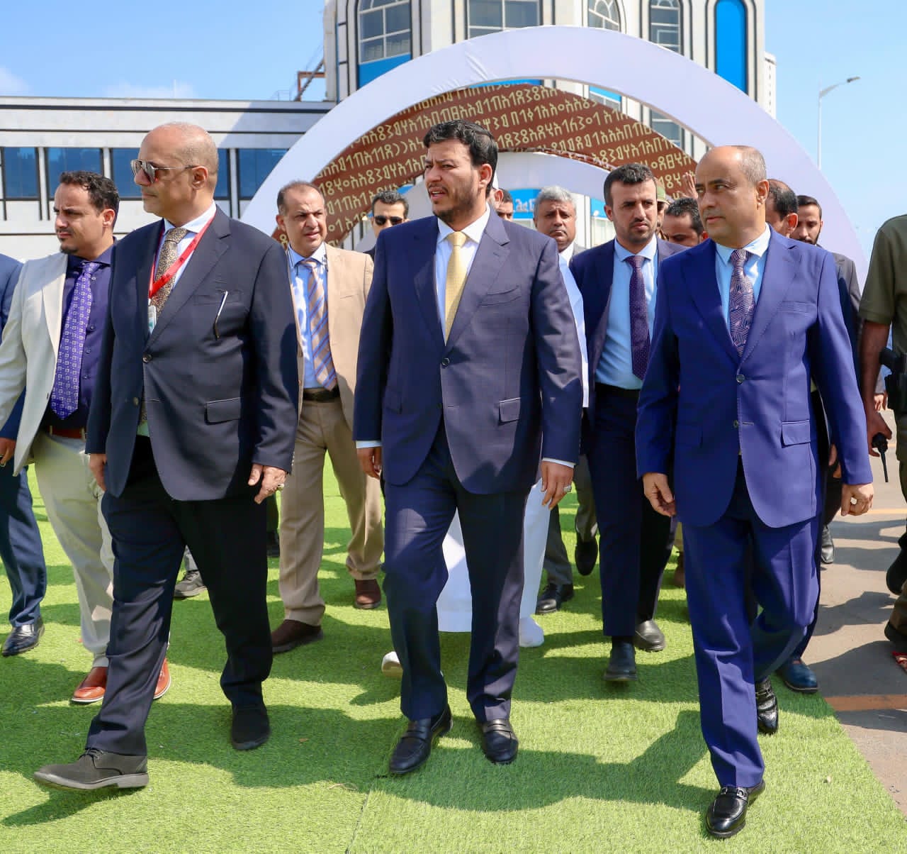 الدكتور عبدالله العليمي: مؤتمر الطاقة خطوة هامة نحو إصلاح جذري لقطاع الكهرباء 1 IMG 20251127 WA0078