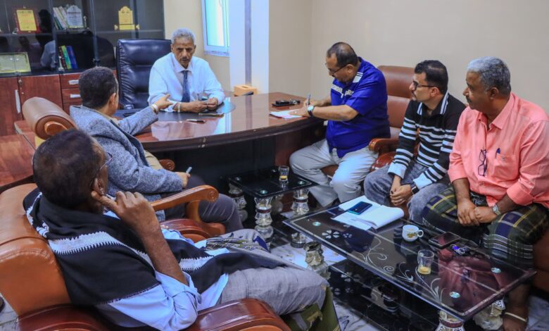 محافظ لحج يناقش مع الإعلام والثقافة والسياحة استعدادات مهرجان 30 نوفمبر 1 IMG 20251128 WA0031