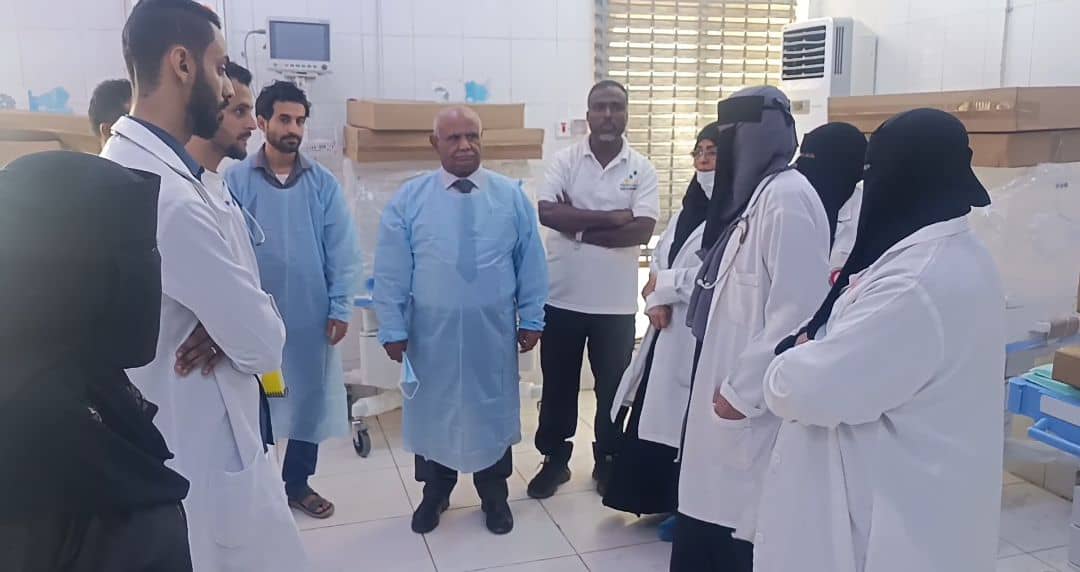 تدشين تسليم أجهزة حضانات ودفايات لقسم حديثي الولادة بمستشفى الصداقة بعدن 1 a0ab32d5 9115 405b a747 c7b7659aa371