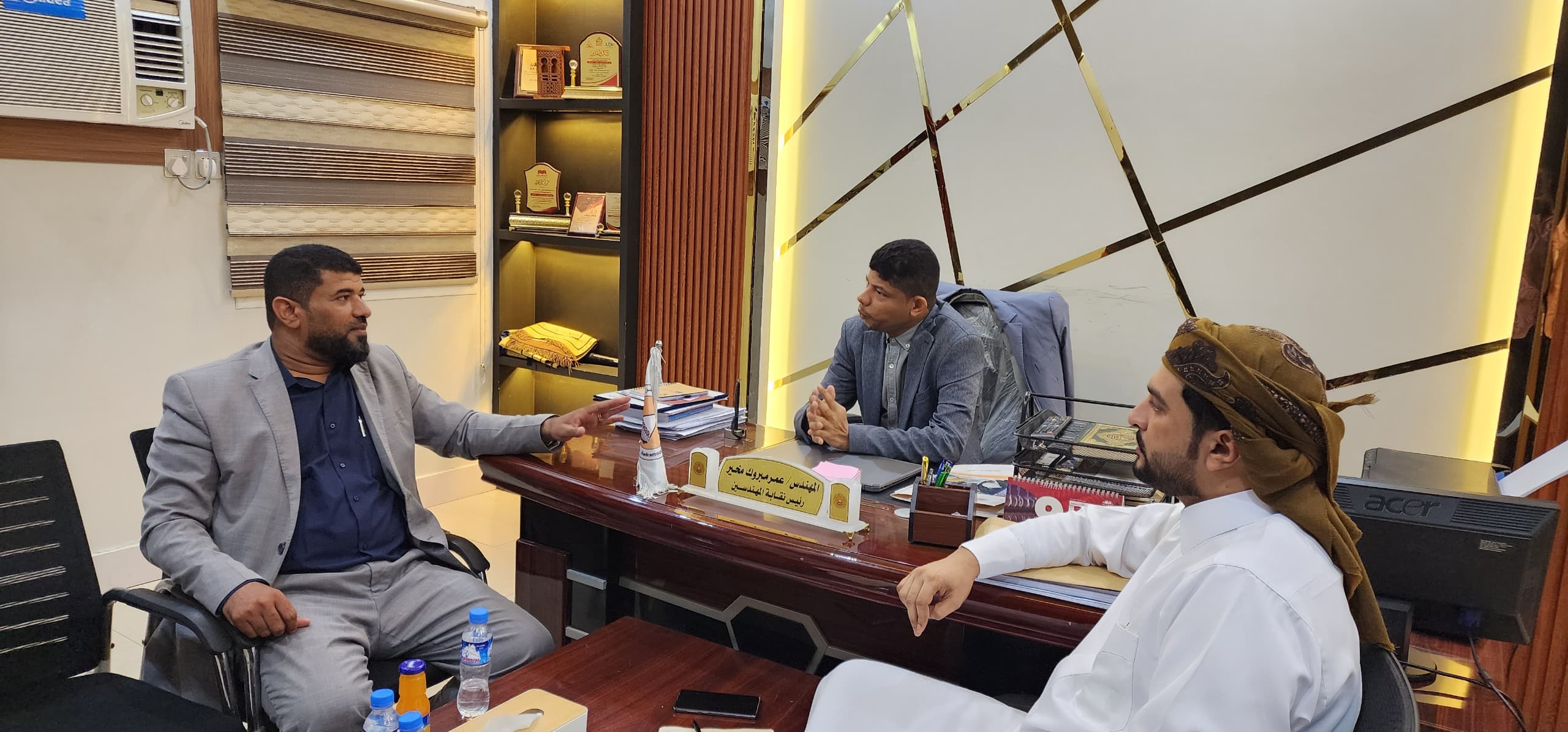 نقابة المهندسين بحضرموت تبحث شراكة نوعية مع مصنع جبس دان التابع لشركة حضرموت الاهلية المحدودة للجبس للعمل المشترك على تعزيز وتاهيل المهندسين 1 IMG 20251207 WA0052