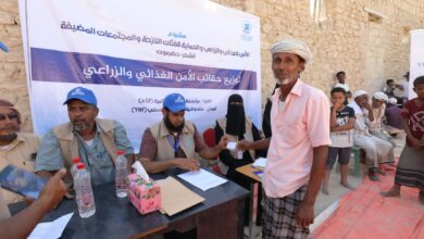 مشروع إنساني متكامل يعزز صمود النازحين والمجتمعات المضيفة في مديرية الشحر 3 IMG 20251210 WA0024