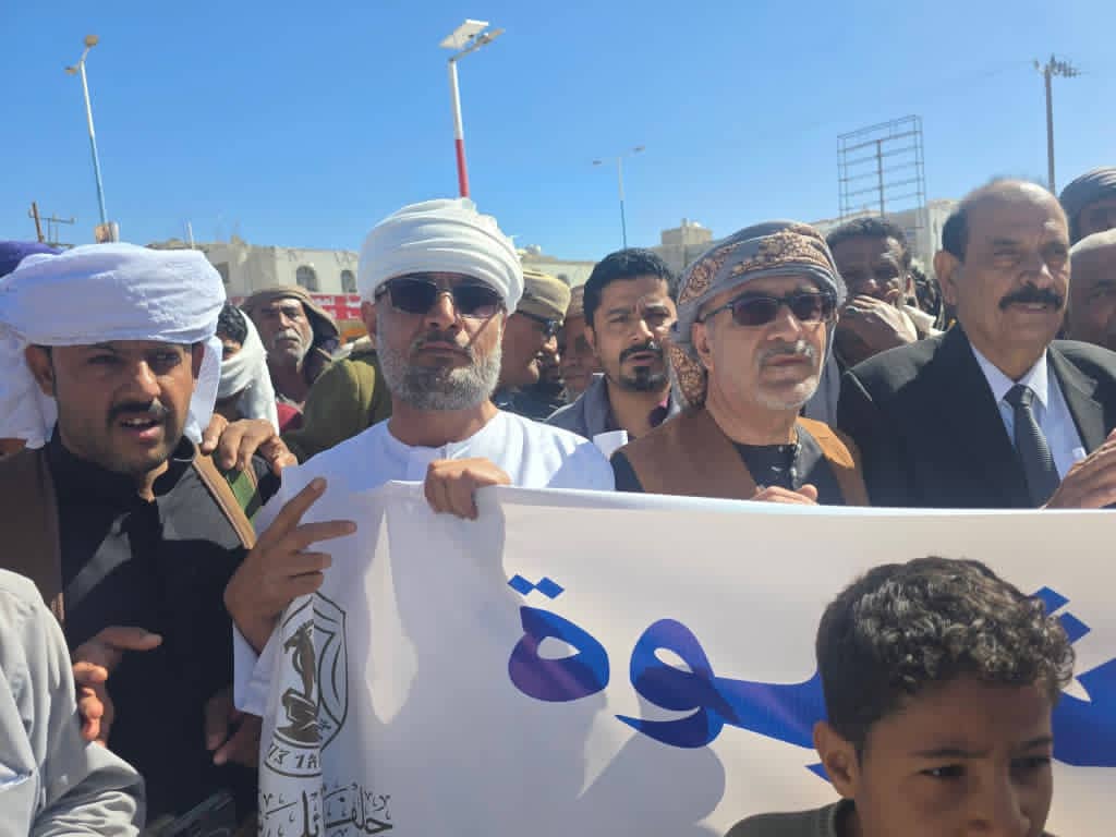 الجفري والشكلية يستقبلان وفود ابناء شبوة الى مخيم الاعتصام 1 IMG 20251211 WA0022