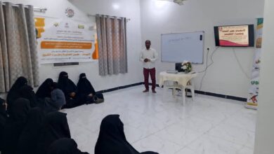 اللجنة الوطنية للمرأة بحضرموت الساحل تنظم محاضرة توعوية لأمهات الطالبات بعنوان ,, الأمهات حصن الحماية وسفراء التغيير" 3 IMG 20251215 WA0006