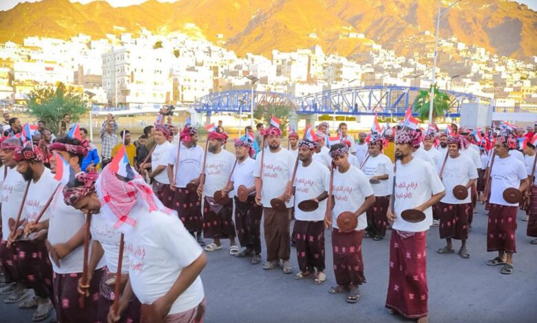 المكلا تشهد ذروة الحشود الجماهيرية اليوم الجمعة بمهرجان فني مؤيد للاستقلال (تفاصيل) 1 IMG ٢٠٢٥١٢١٢ ١٨٢٦٥٩