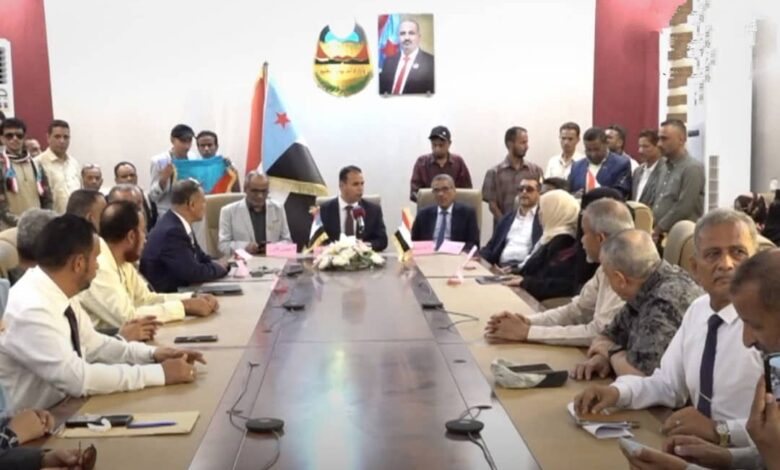 قيادة وكوادر وزارة التربية والتعليم بالعاصمة عدن تُعلن تأييدها الكامل للرئيس الزُبيدي 1 WhatsApp Image 2025 12 25 at 16.12.05