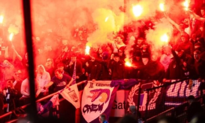 بالفيديو والصور: اشتعال النيران في ملعب خلال مباراة استمرت 4 ساعات ( تفاصيل ) 1 image 870x 692cb91a6f787