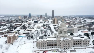 عاصفة تاريخية غير مسبوقة تربك الولايات المتحدة وتشُلّ حركة الطيران 3 20261269056272Y8