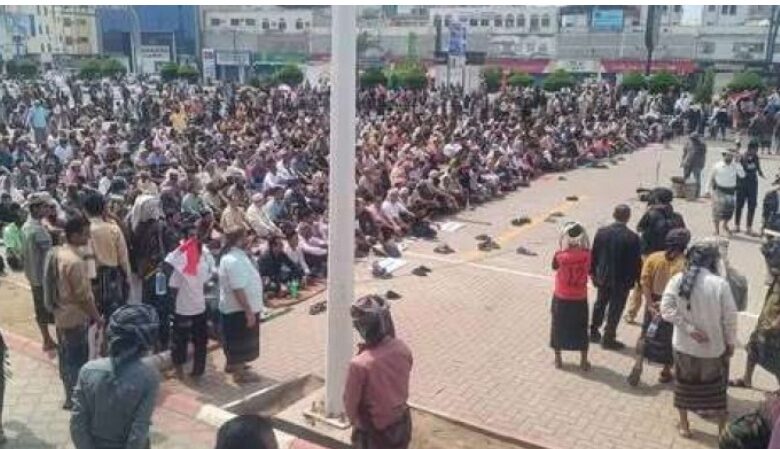 حمدي شكري خط أحمر .. رسالة شعبية من حشود الصبيحة اليوم في ساحة العروض بعدن 1 IMG ٢٠٢٦٠١٣٠ ١٥١٥٣٨