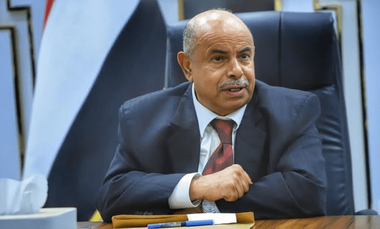 حضرموت على أعتاب مرحلة جديدة .. المحافظ يطلق عملية استلام المعسكرات 1 محافظ حضرموت سالم الخنبشي