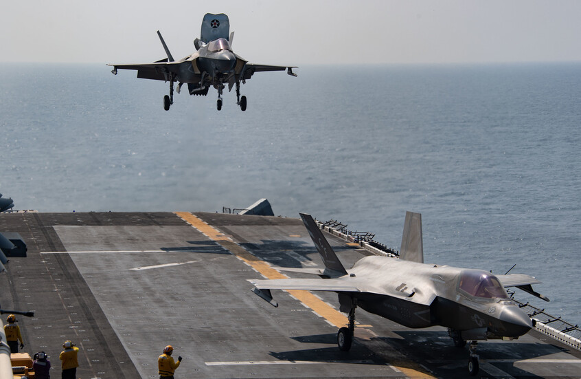 حشد جوي غير مسبوق: وصول 50 مقاتلة إلى المنطقة خلال يوم واحد .. هل تقترب ساعة الصفر لضرب إيران؟ 1 6994e9884c59b7741a469259