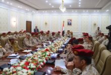 عدن: الفريق العقيلي.. يضع خارطة طريق لتنظيم القوات المسلحة و تشديد الانضباط ويوجه بإنهاء الازدواجية في القوات المسلحة 8 FB IMG 1771878882711