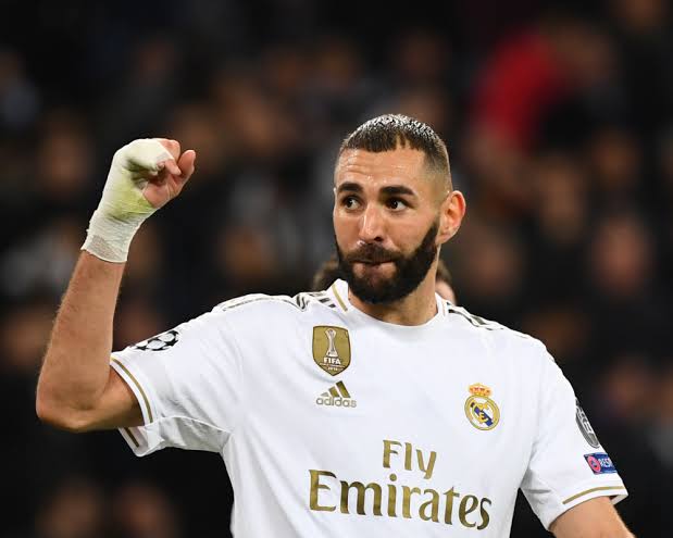 محمد نور يكشف كواليس مفاجئة في انتقال بنزيما إلى الهلال السعودي (فيديو) 1 images 7 1