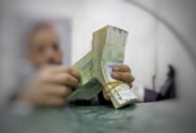 (خليك في البيت) .. صرخة مبعدي ومتقاعدي عدن 8 الراتب 01
