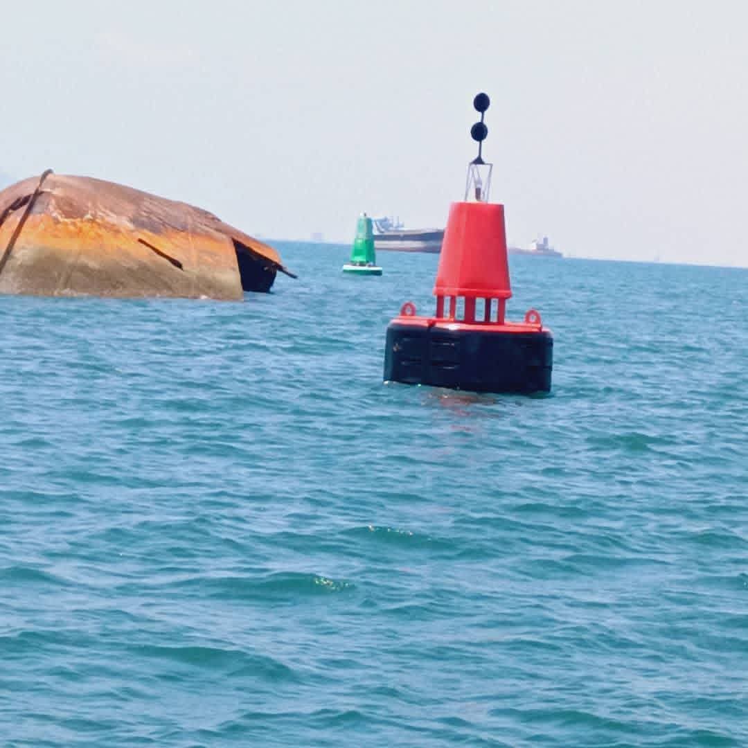 إنجاز محلي يعزز سلامة الملاحة في ميناء عدن 1 FB IMG 1776106054824