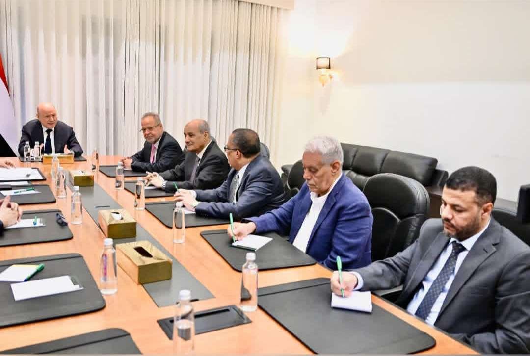 رسائل رئاسية حازمة وتوجيهات عاجلة للتحرك السياسي واستعادة الدور التنويري في محافظة عدن 1 unnamed file 45