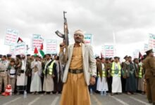 أول رد حوثي على تقارير فرض رسوم عبور السفن في باب المندب 9 img